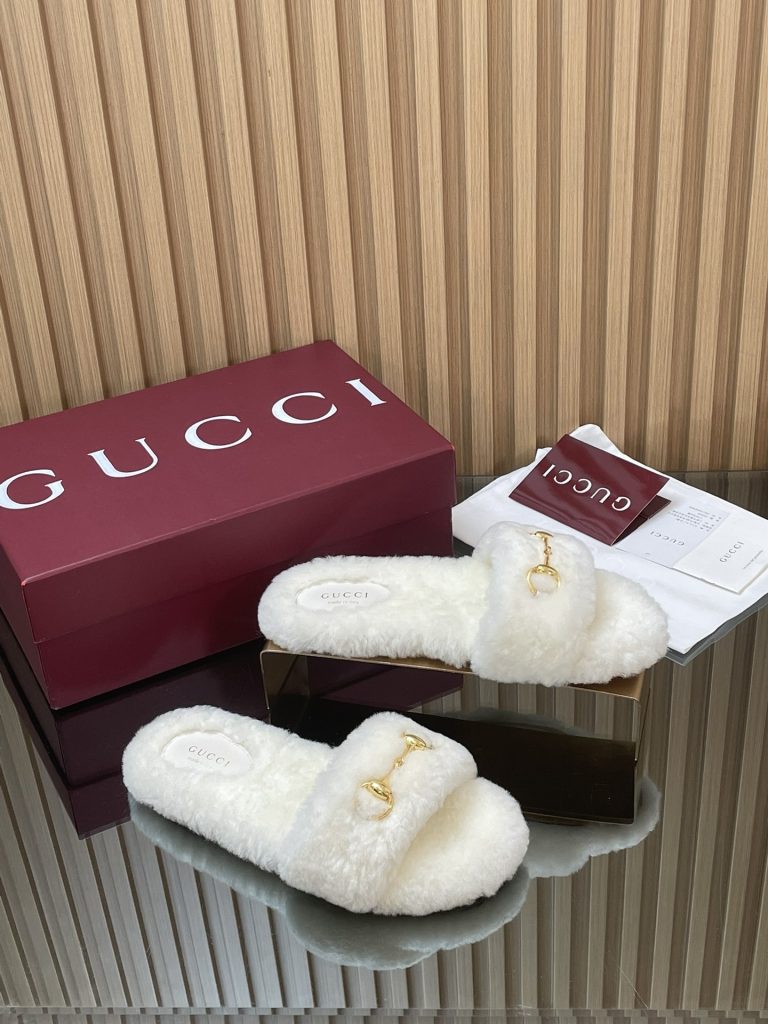 GUCCI グッチ フラットシューズ 本革 軽量 ファー ホワイト - 画像 2