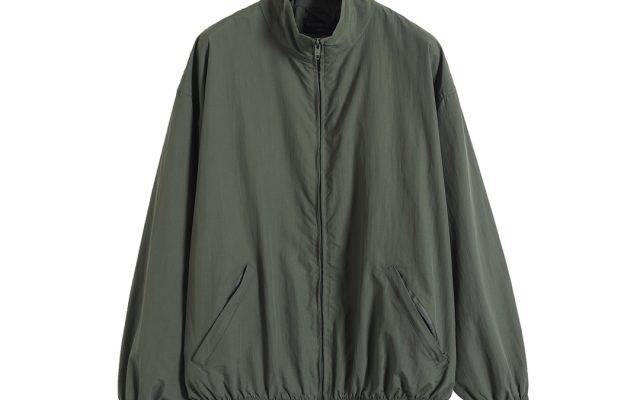 ユニセックス向けジャケットの選び方：黒とサイズ感