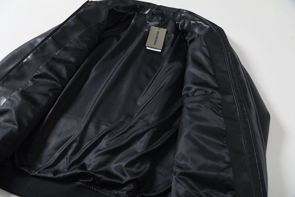 BALENCIAGA バレンシアガ レザー フラップポケット ブルゾン ブラック - 画像 3