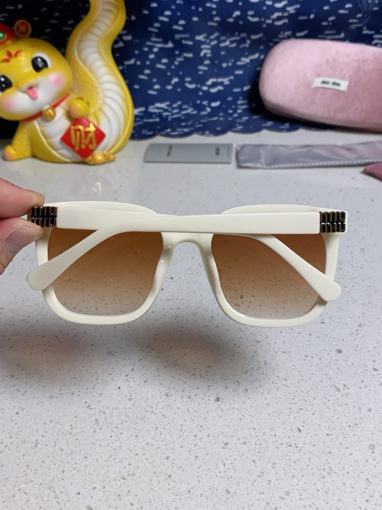 MIU MIU ミウミウ サングラス フレーム メンズ レディース 2025年新作 有効紫外線カット ホワイト パープル ブラック ピンク ブラウン トースト 6色展開 - 画像 8