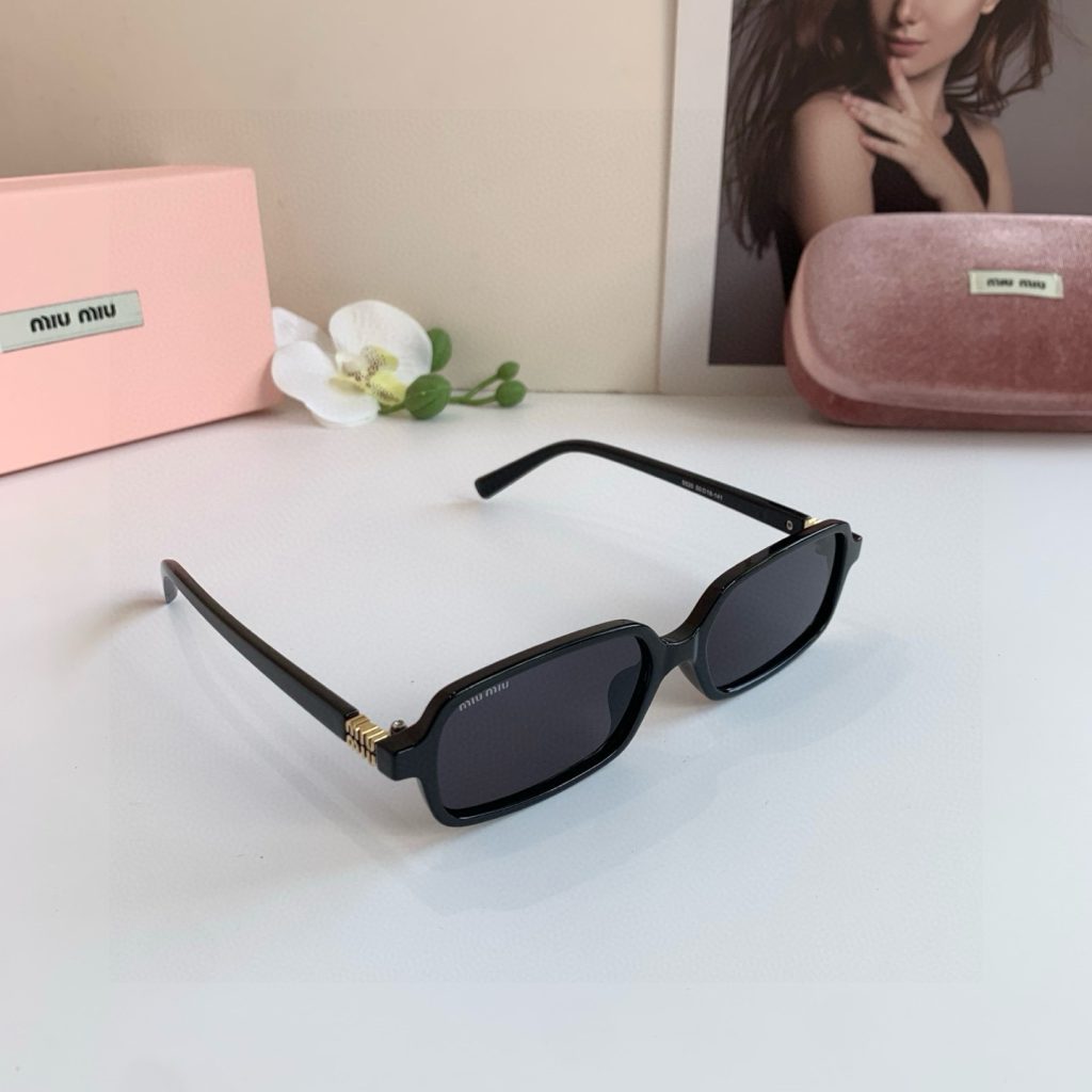 MIU MIU ミウミウ サングラス レディース 小顔効果 フレーム 5520 ブラック ブラウン 2色展開 - 画像 4
