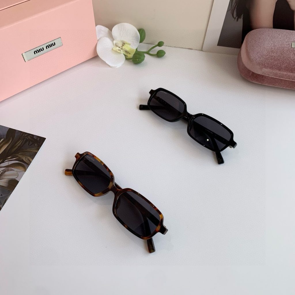 MIU MIU ミウミウ サングラス レディース 小顔効果 フレーム 5520 ブラック ブラウン 2色展開 - 画像 3