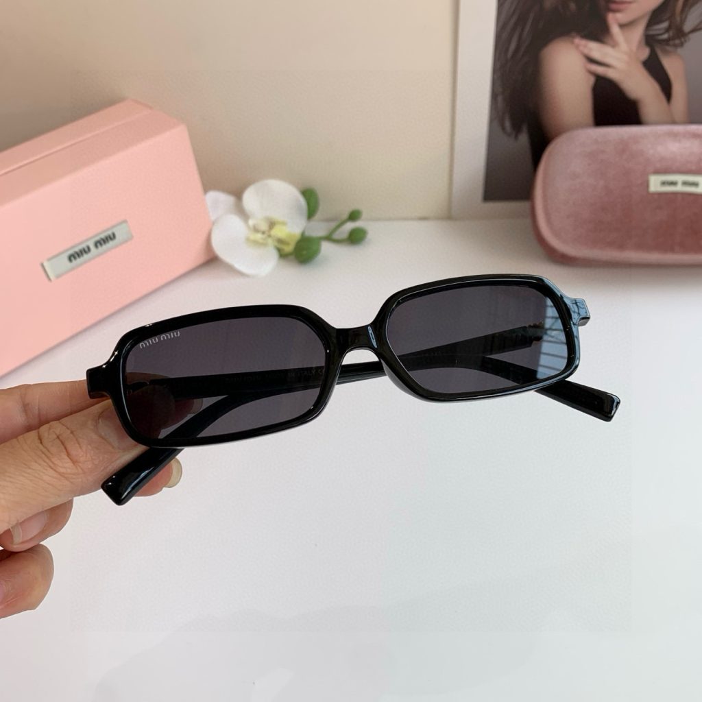 MIU MIU ミウミウ サングラス レディース 小顔効果 フレーム 5520 ブラック ブラウン 2色展開 - 画像 6
