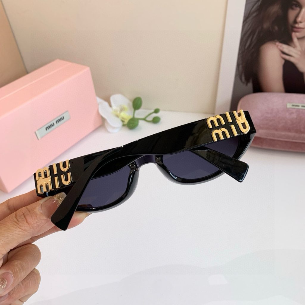 MIU MIU ミウミウ サングラス フレーム型 メンズ レディース ブラック - 画像 5