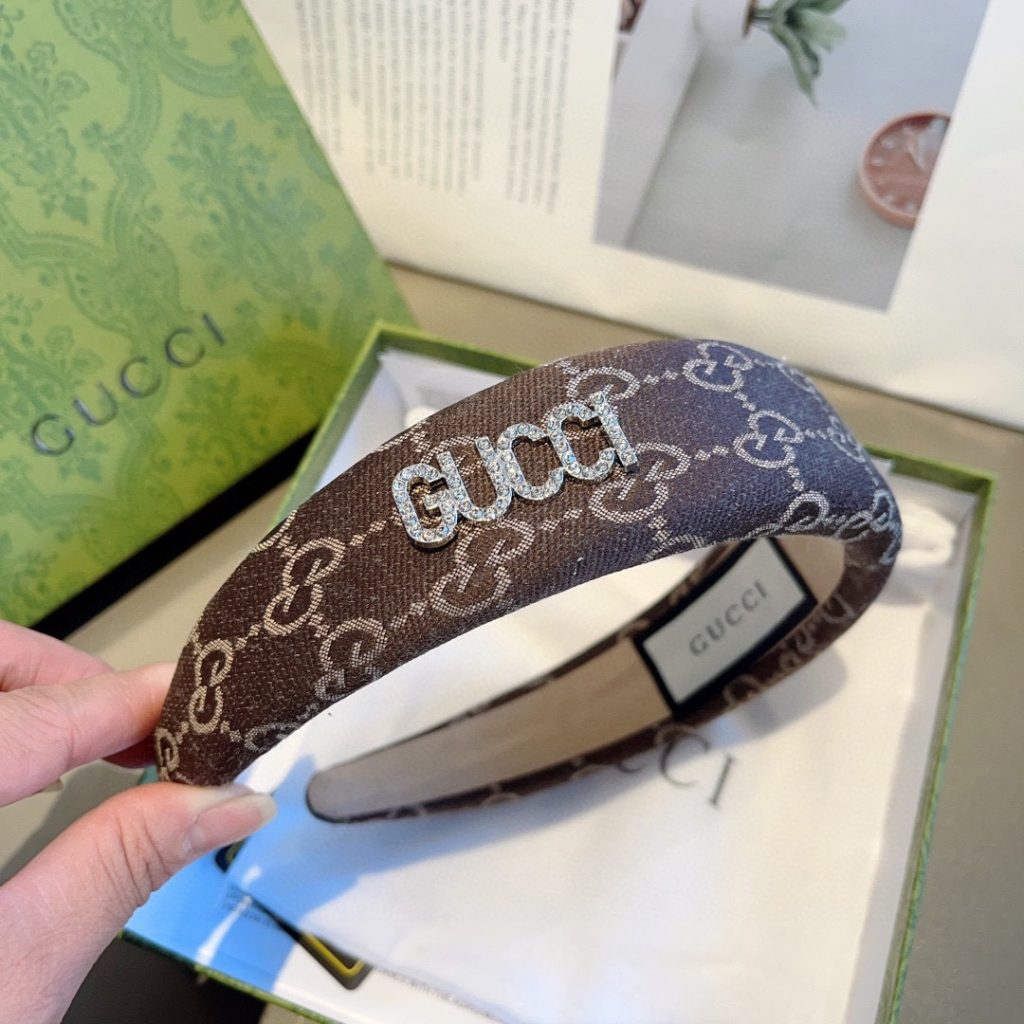 GUCCI グッチ ヘアアクセサリー ヘアバンド シルバー ブラック ベージュ ダイヤモンド風 インポート 10cm 全3色 - 画像 6