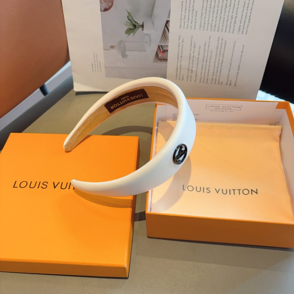 LOUIS VUITTON ルイヴィトン ヘアアクセサリー 本革 通勤 全3色 - 画像 7
