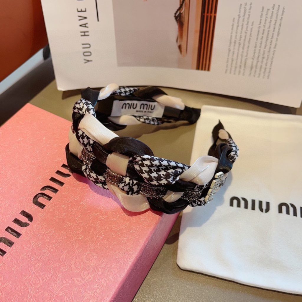 MIU MIU ミュウミュウ ヘアアクセサリー ブラック ホワイト チェック ブランドロゴ ファッション 9月 15日 23:03:26 - 画像 6