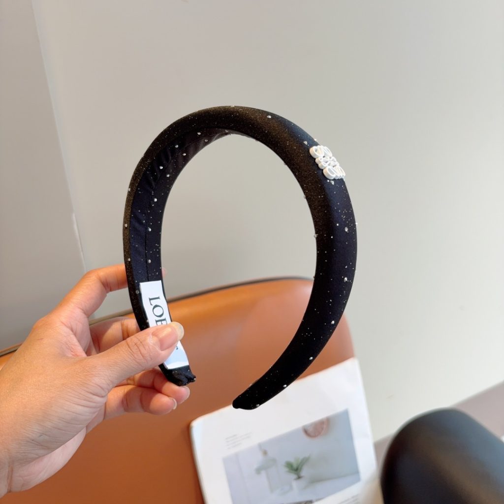LOEWE ロエベ ヘアアクセント ファッション ブランド ブラック ベージュ 全2色 - 画像 2