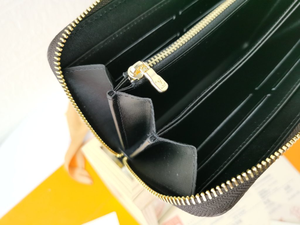 ルイヴィトンジッピーウォレット　Louis Vuitton　ラウンドファスナー長財布(小銭入れあり)　モノグラムジャイアント　財布　長財布　LVロゴ - 画像 7