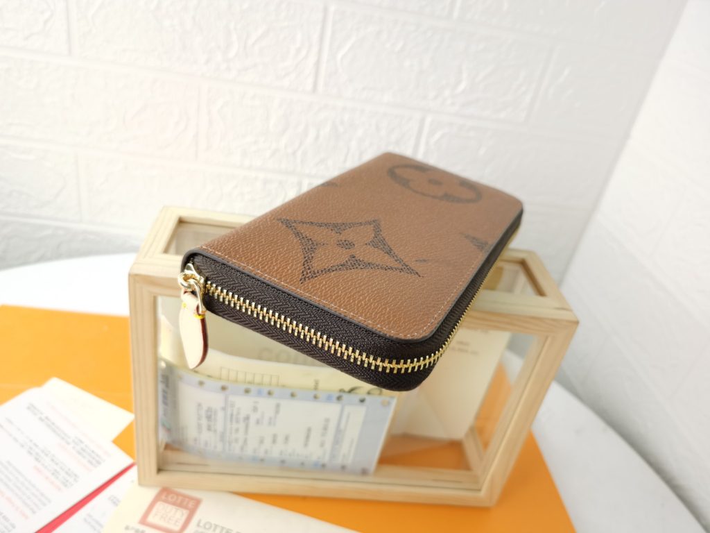 ルイヴィトンジッピーウォレット　Louis Vuitton　ラウンドファスナー長財布(小銭入れあり)　モノグラムジャイアント　財布　長財布　LVロゴ - 画像 5