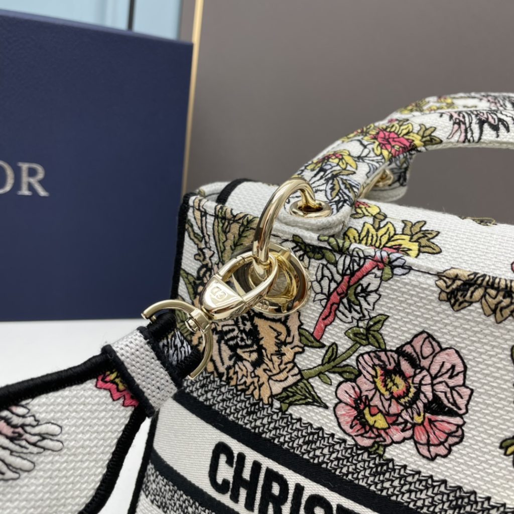 ディオール　Christian Dior　花柄刺繍　レディ D-ライト 　バッグ　 レディディオール　ショルダーバッグ　ハンドバッグ　2色 - 画像 6