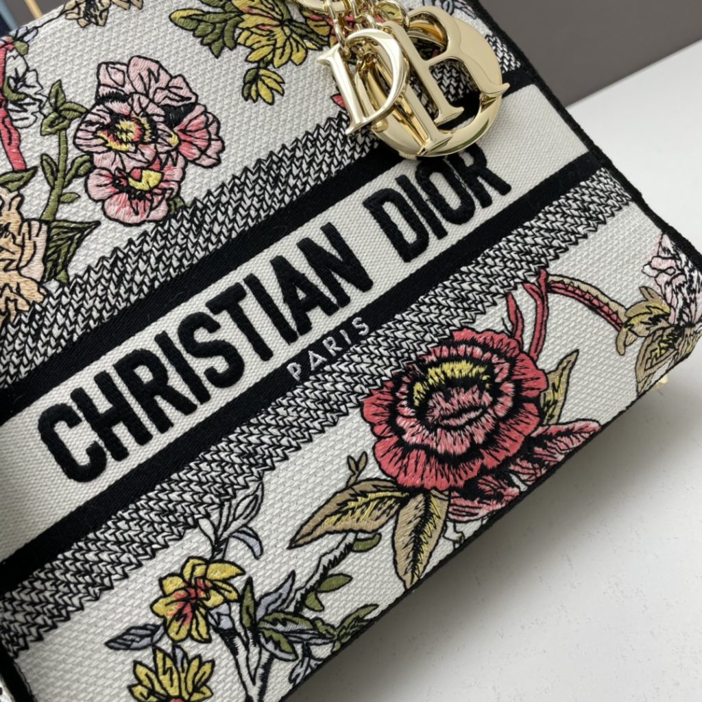 ディオール　Christian Dior　花柄刺繍　レディ D-ライト 　バッグ　 レディディオール　ショルダーバッグ　ハンドバッグ　2色 - 画像 5
