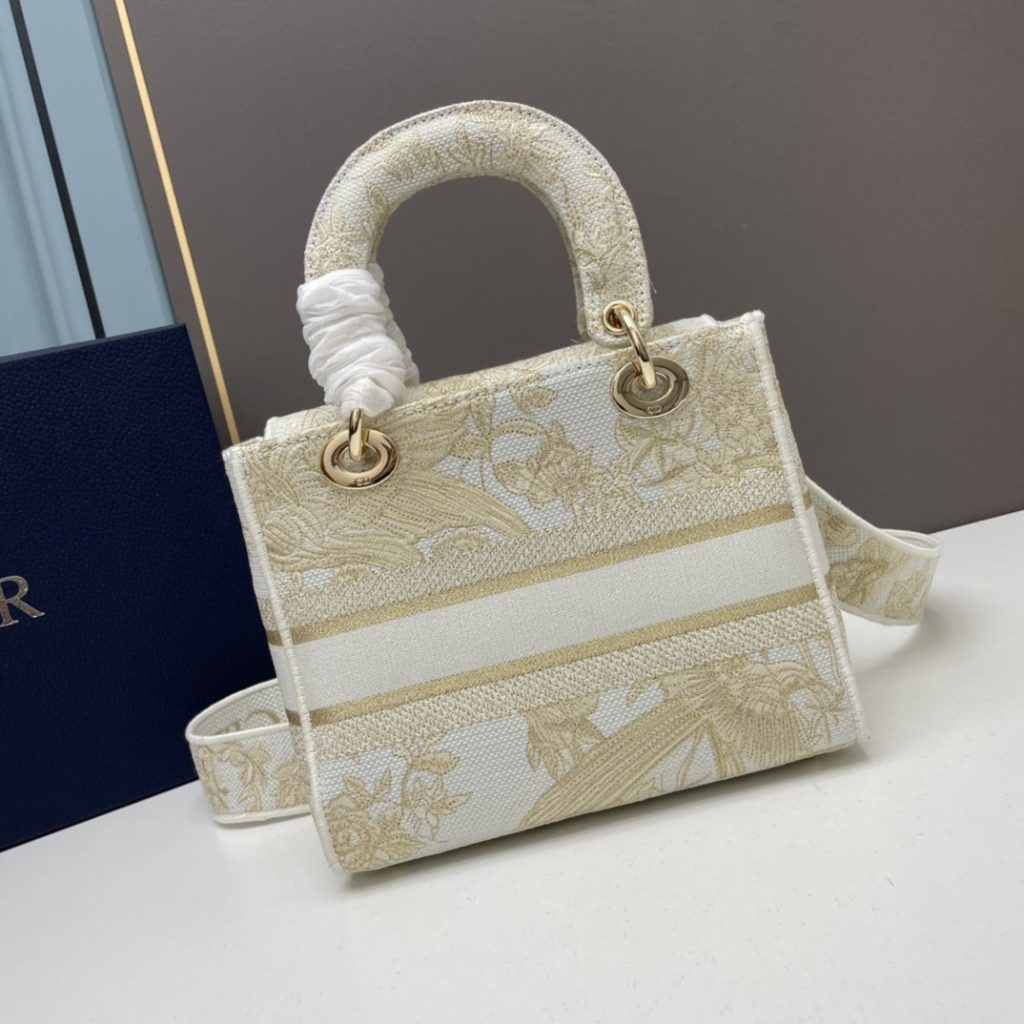 ディオール　Dior　LADY D-LITE　鳥刺繍　レディ D-ライト　レディディオール　ショルダーバッグ - 画像 3