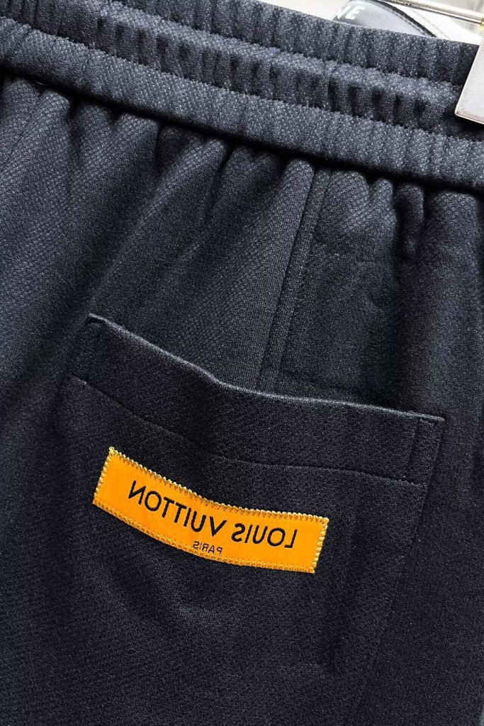 Louis VuittonLOUIS VUITTON メンズ パーカー ブラック - 画像 7