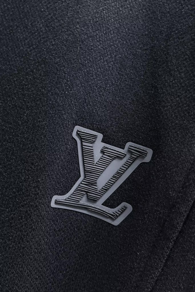 Louis VuittonLOUIS VUITTON メンズ パーカー ブラック - 画像 4