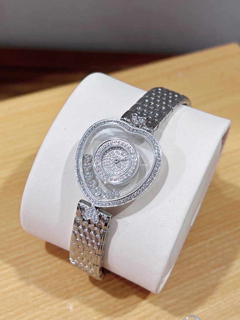 CHOPARD ショパール ハッピーダイヤモンド 腕時計 レディース ハート型 ルビー シリコン ベルト ホワイト ブラック - 画像 3