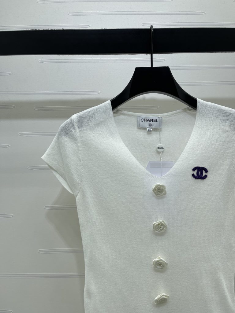CHANEL シャネル ニット Tシャツ レディース プレスドボタン ロゴ刺繍 ホワイト - 画像 3