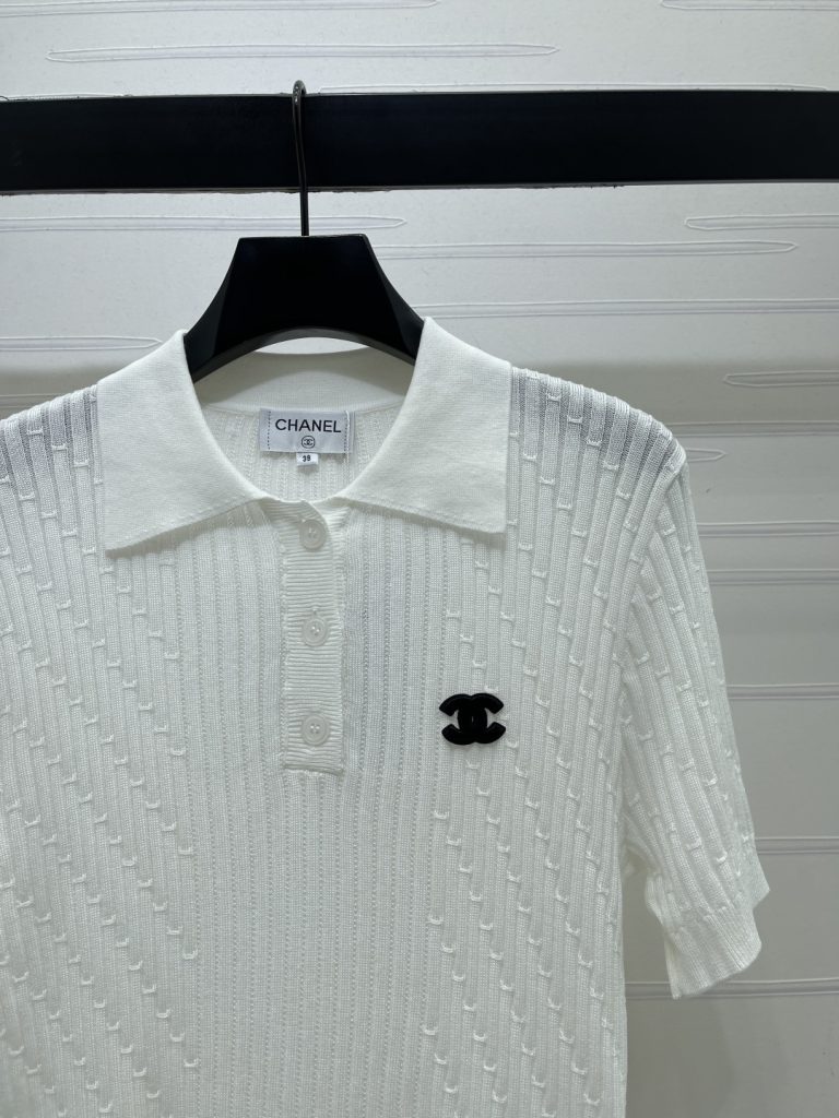 CHANEL シャネル ニット Tシャツ ポロネック 半開襟 縦坑条 ロゴ刺繍 白/ブルー 全2色 - 画像 3