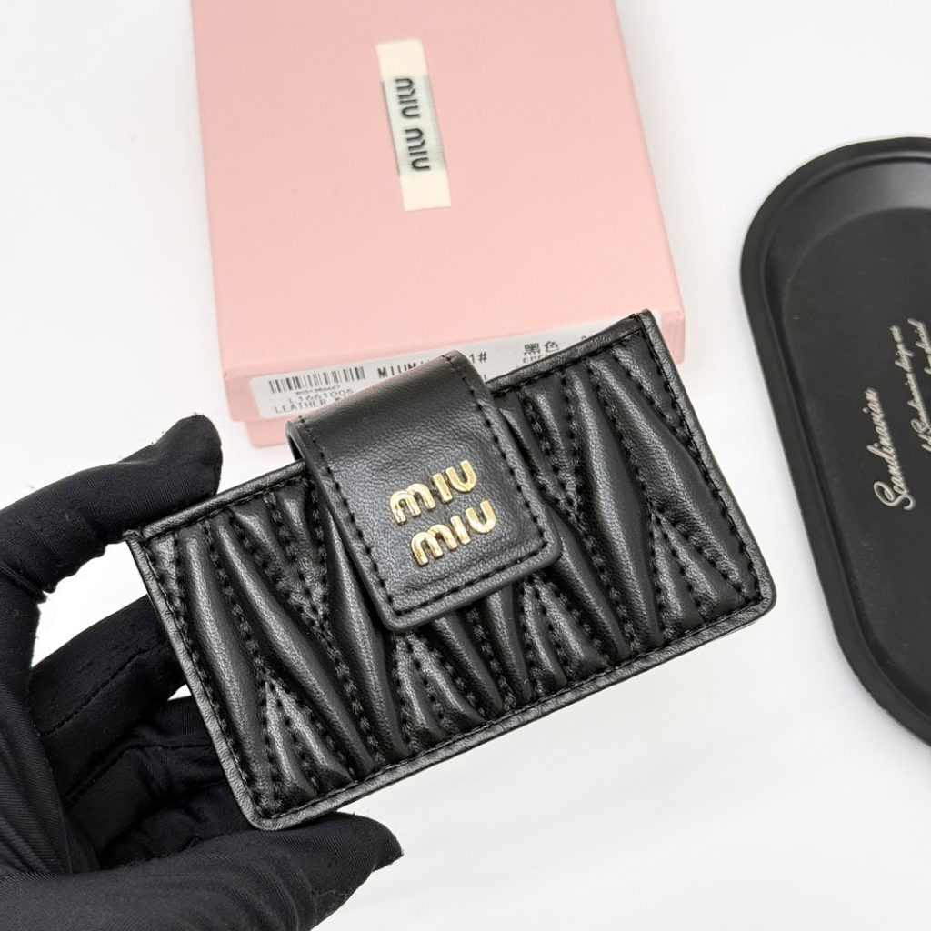 MIU MIU ミュウミュウ カードケース 風琴折り ファスナー付き 黒 ピンク ブルー - 画像 3