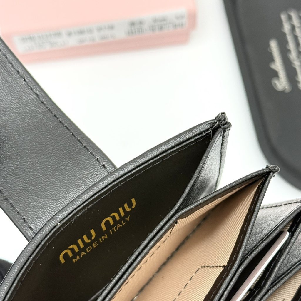 MIU MIU ミュウミュウ カードケース 風琴折り ファスナー付き 黒 ピンク ブルー - 画像 7