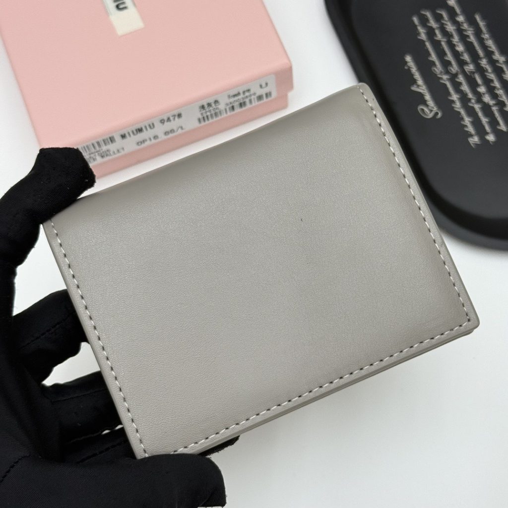 Miu Miu ミウミウ 折り財布 ミュウミュウ 947 ブラック ピンク 深グレー 淺グレー - 画像 4