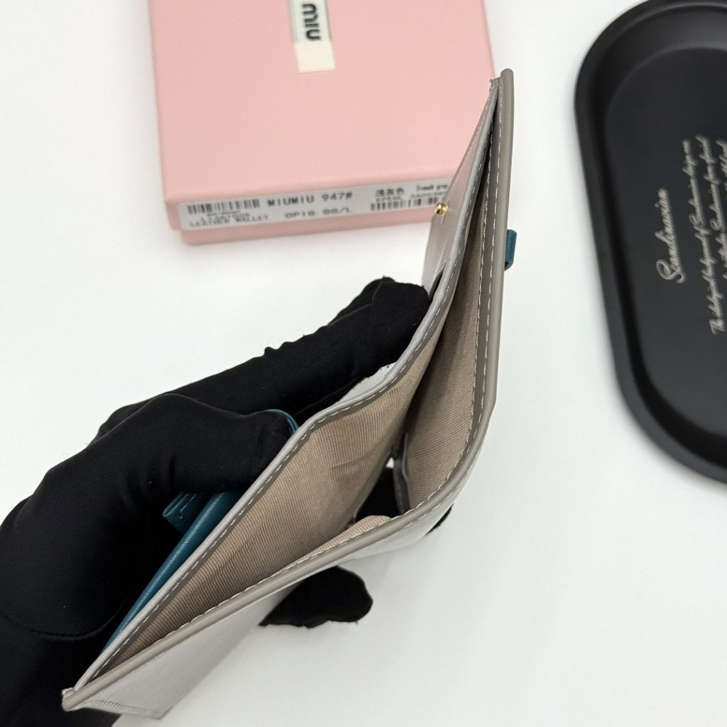 Miu Miu ミウミウ 折り財布 ミュウミュウ 947 ブラック ピンク 深グレー 淺グレー - 画像 8