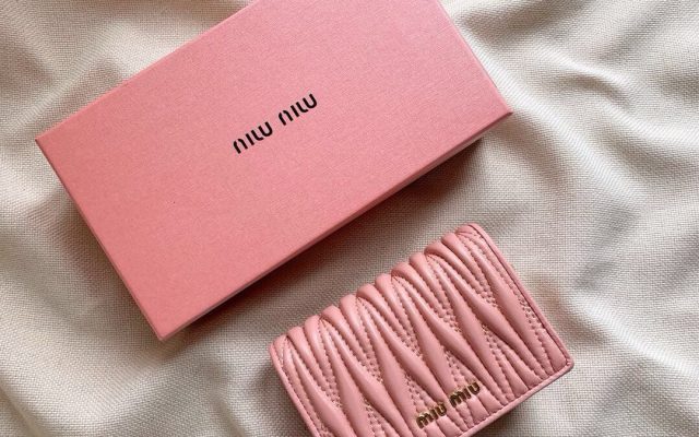 ユニセックス向けカードケースの選び方：ミニとコンパクト