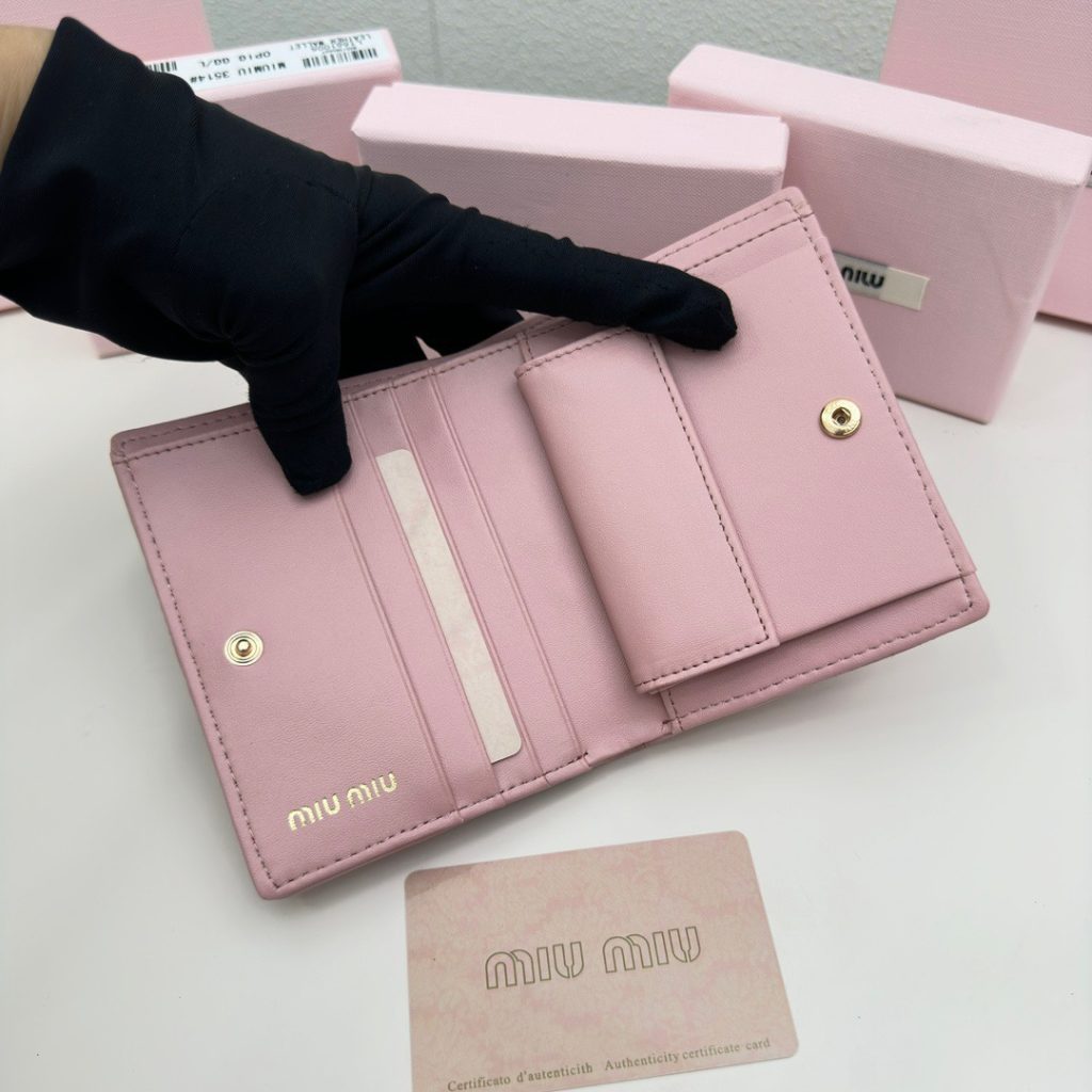Miu Miu ミュウミュ カードケース ミニウォレット シェル型 チェック柄 限定カラー - 画像 7