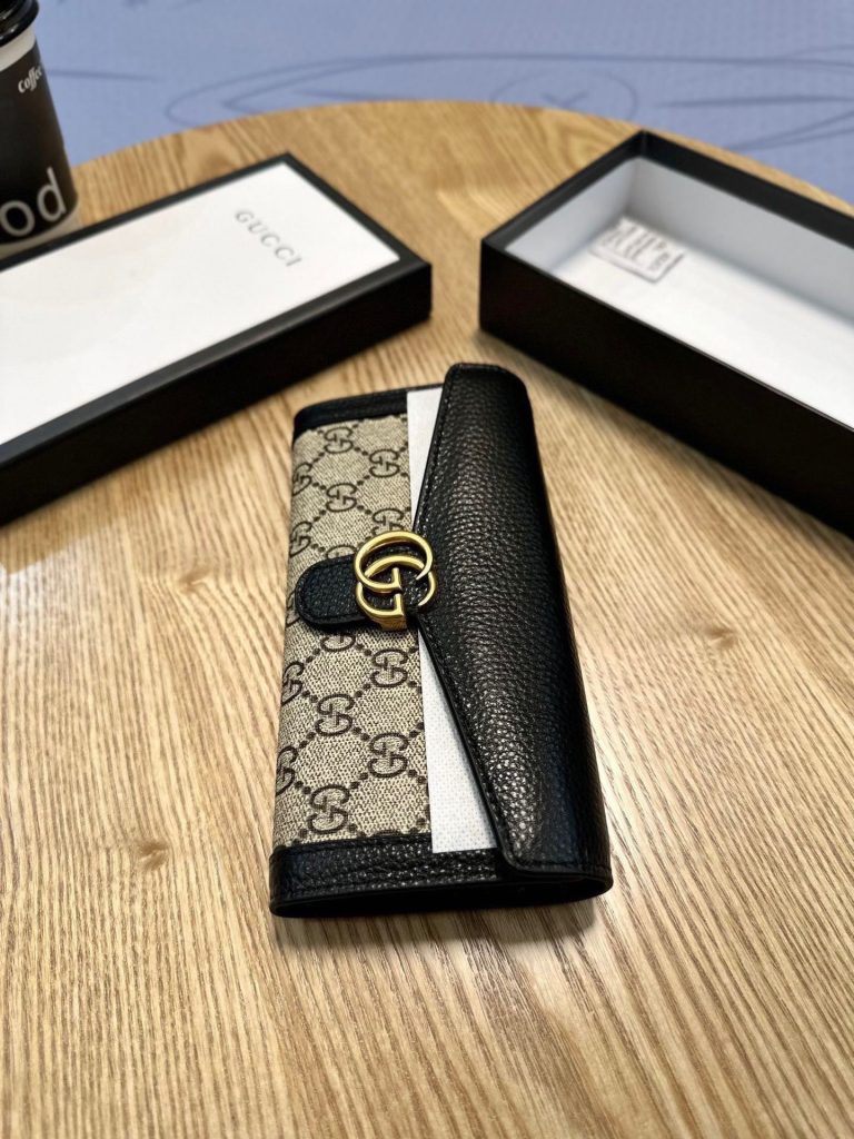 GUCCI グッチ 折り財布 2つ折り ファスナー 黒 - 画像 4