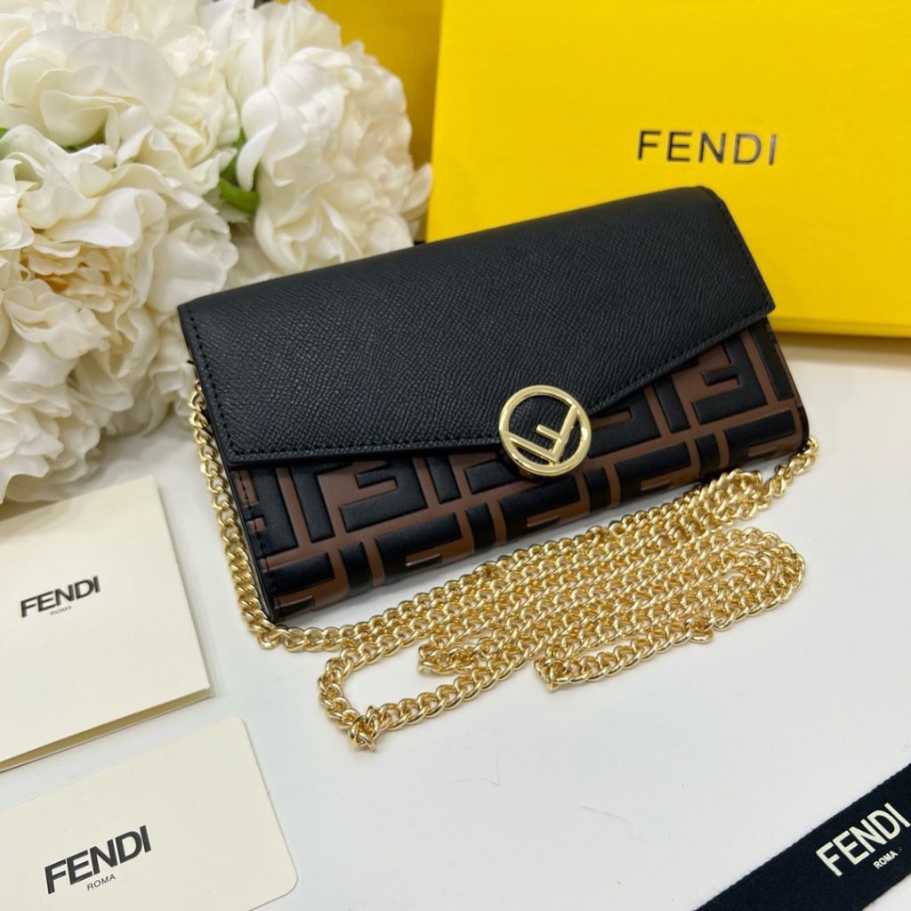 FENDI コピー ミニショルダーバッグ ブランドコピー 黒ブラウン チェーン付き 2WAY 斜め掛け レディース - 画像 2