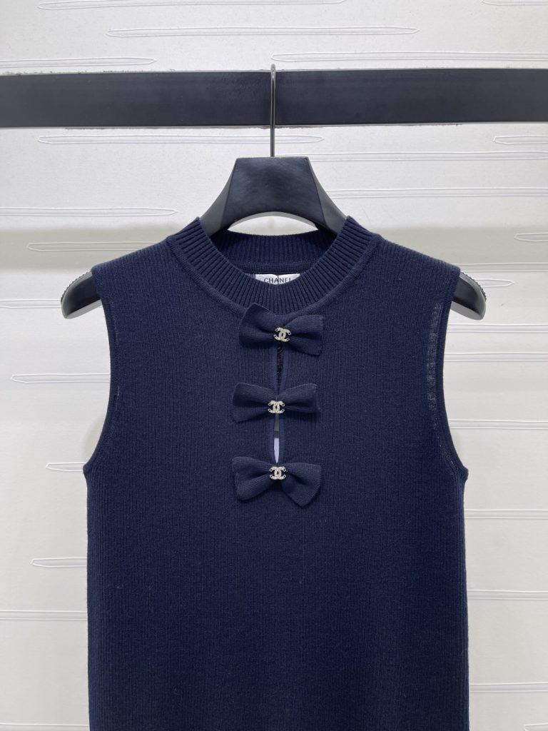 CHANEL コピー ニットベスト フロント立体リボン ロゴ付き レディース 黒 3色展開 - 画像 4