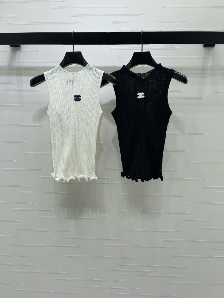 CHANEL コピー ニット ベスト レディース ロゴ付き 竖坑条 ロールネック 木耳边 2色展開