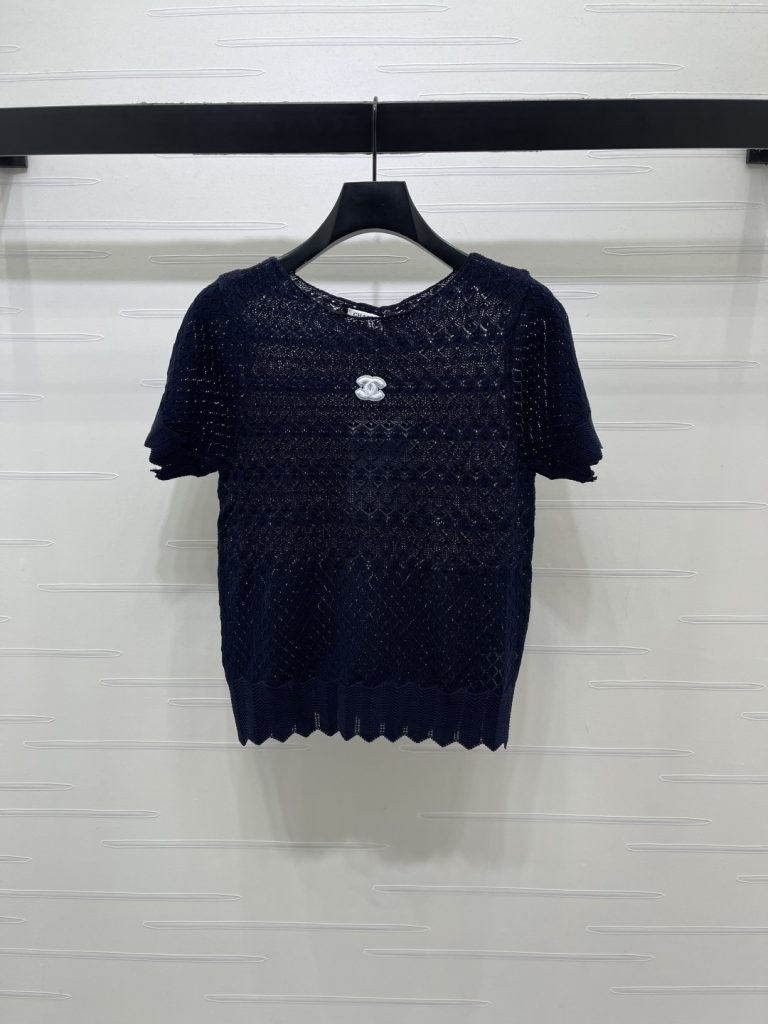 CHANEL ニット Tシャツ ロゴ刺繍 レディース 春夏 新作 全3色 S-M-L｜季節の変わり目で使いやすいファッションアイテムを写真…