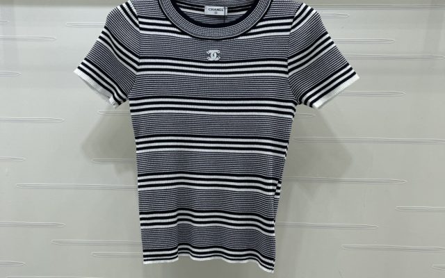 CHANEL コピー 2026春夏最新 ニットTシャツ 条纹 ロゴ刺繍 圆领 3色展開 - 画像 1