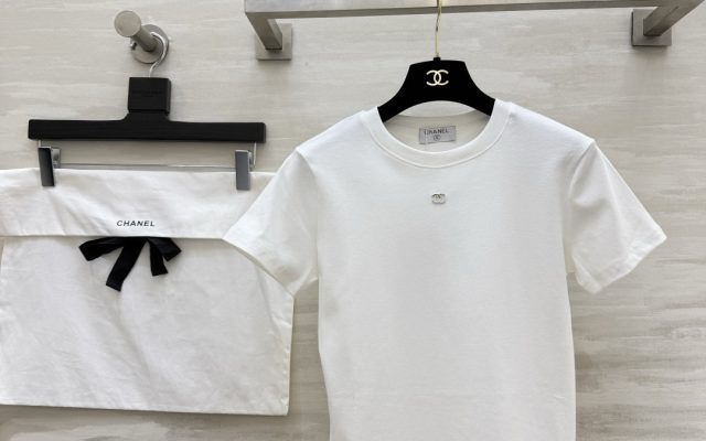 CHANEL コピー Tシャツ レディース ブランドコピー 正肩 ロゴ刺繍 3色展開 白黒グレー