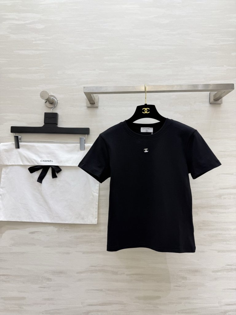 Chanel ロゴ入りTシャツ コピー ブランドTシャツ 黒 白 灰 3色展開 正肩 显瘦 ロゴデザイン レディース - 画像 1