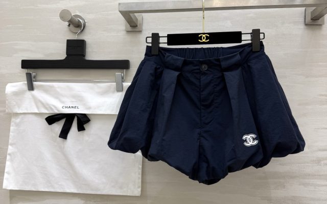 Chanel パンツ コピー 花苞ショートパンツ ロゴ付き フレアシルエット サイズ36/38/40 藏青色 - 画像 1
