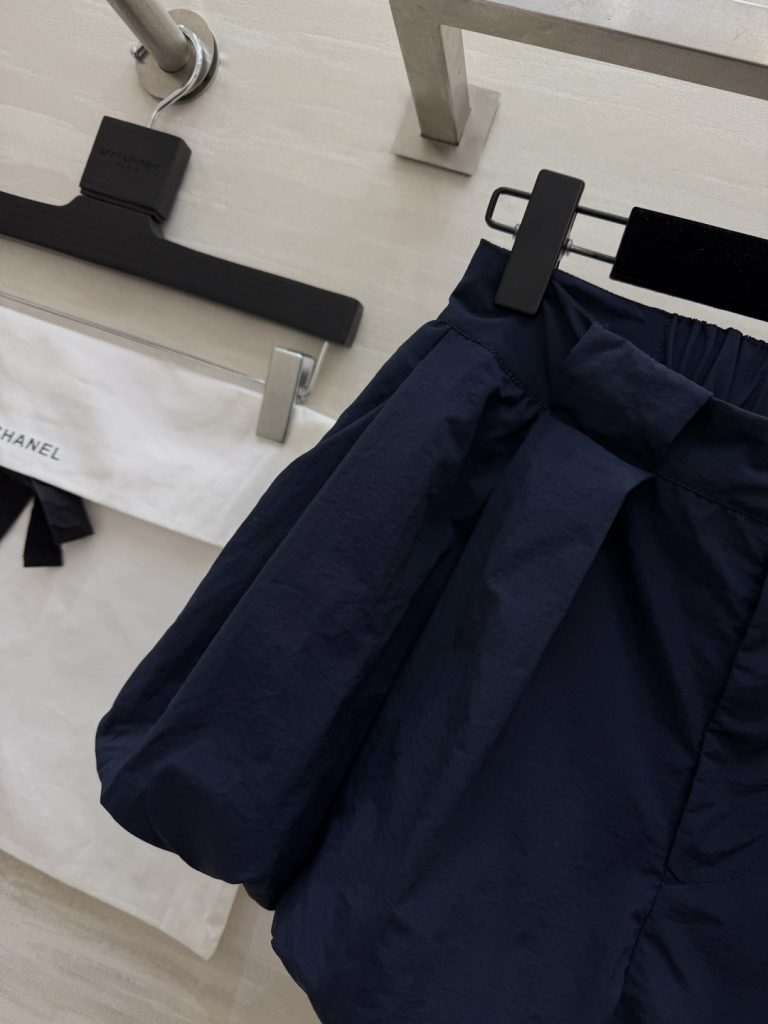 Chanel パンツ コピー 花苞ショートパンツ ロゴ付き フレアシルエット サイズ36/38/40 藏青色 - 画像 3
