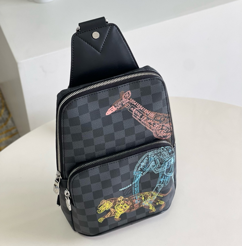 LOUIS VUITTON　ルイ ヴィトン　アヴェニュー スリングバッグ　ダミエ　メンズバッグ　アニマル柄　ブラック　送料込み - 画像 2