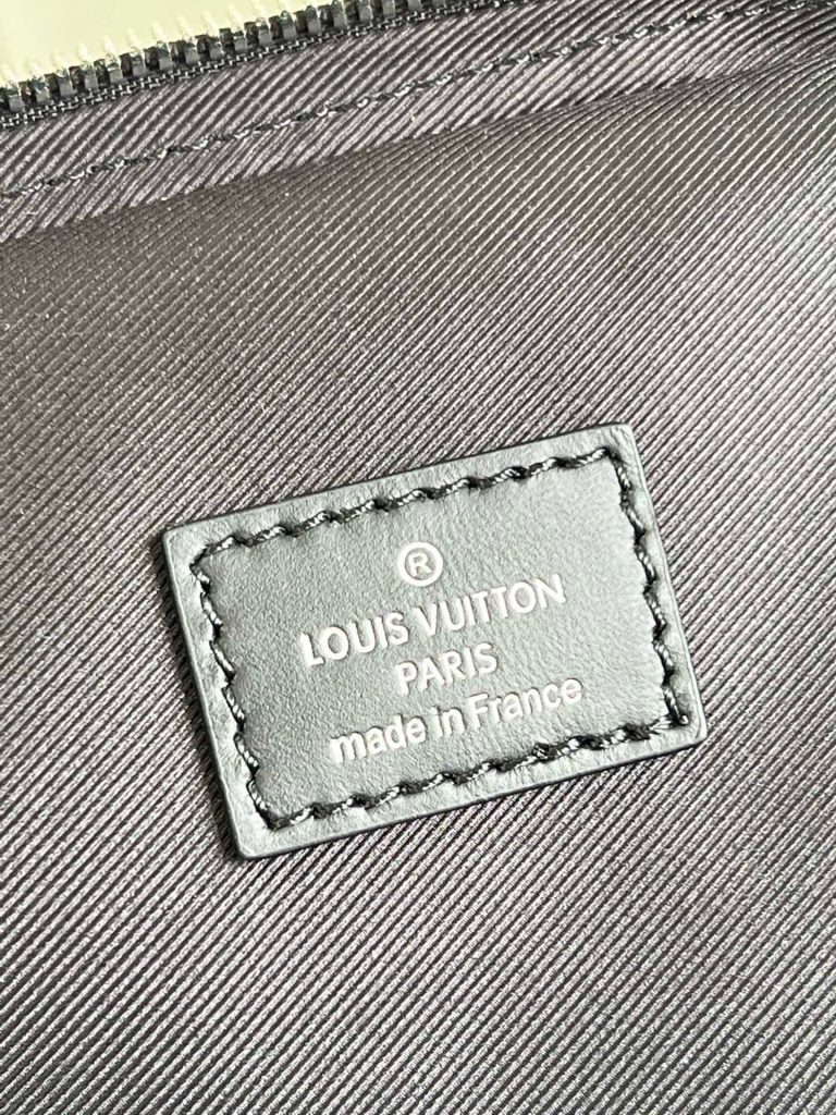 LOUIS VUITTON　ルイ ヴィトン　アヴェニュー スリングバッグ　ダミエ　メンズバッグ　アニマル柄　ブラック　送料込み - 画像 6