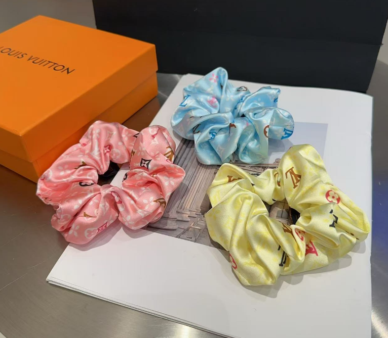 ルイヴィトン　LOUIS VUITTON　モノグラム柄　可愛い　ヘアゴム　アクセサリー　おしゃれ　ヘアアレンジ　カジュアル　3種類 - 画像 2
