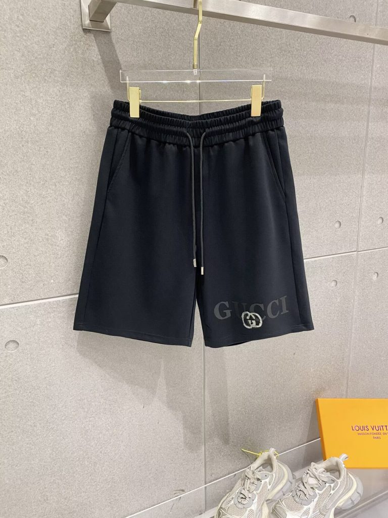 グッチ　セットアップ　GUCCI　上下2点　半袖Ｔシャツと半ズボン　2枚セット　カジュアルウェア　メンズ　男性　2色 - 画像 6