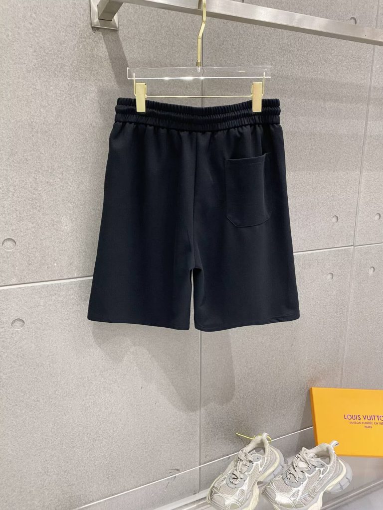 グッチ　セットアップ　GUCCI　上下2点　半袖Ｔシャツと半ズボン　2枚セット　カジュアルウェア　メンズ　男性　2色 - 画像 7