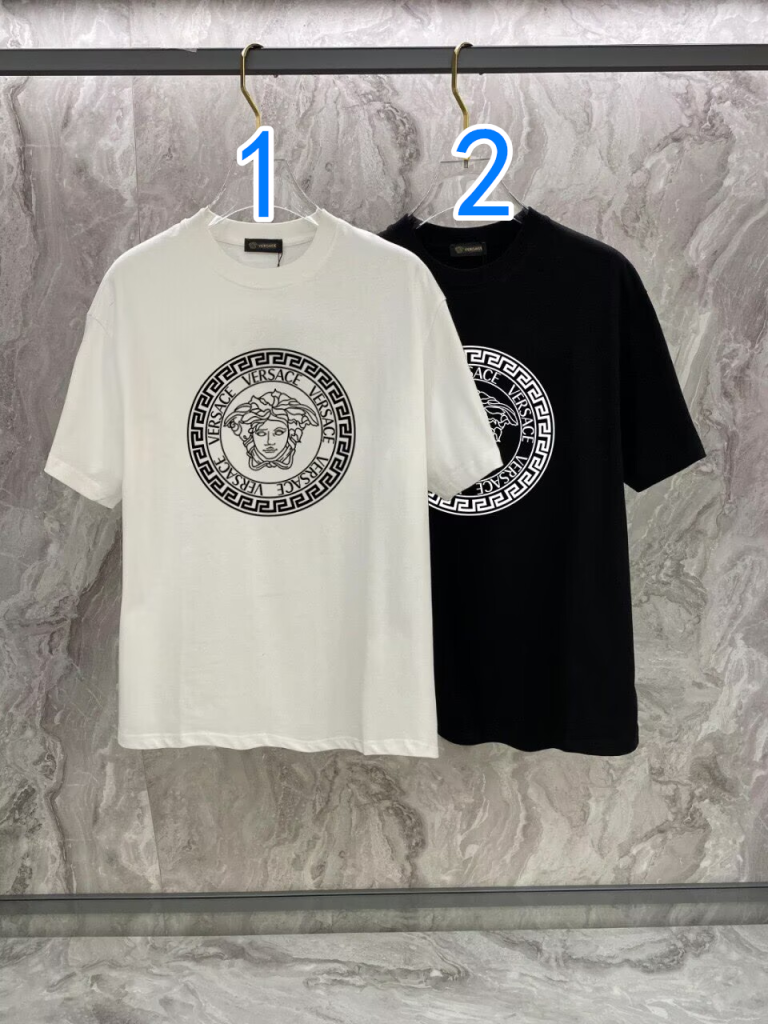 ヴェルサーチ Versace 半袖シャツ プリントシャツ ファッション｜仕事帰りにシルエットと価格感を整理 - 商品画像 1