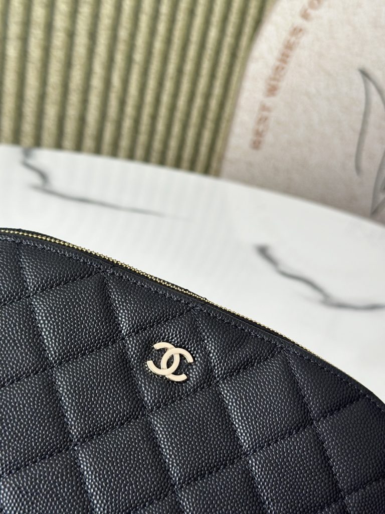レア！シャネル　Chanel　クラシックマトラッセポーチ　ポーチ　レディース　クラッチ　ブラック　CCロゴ - 画像 3