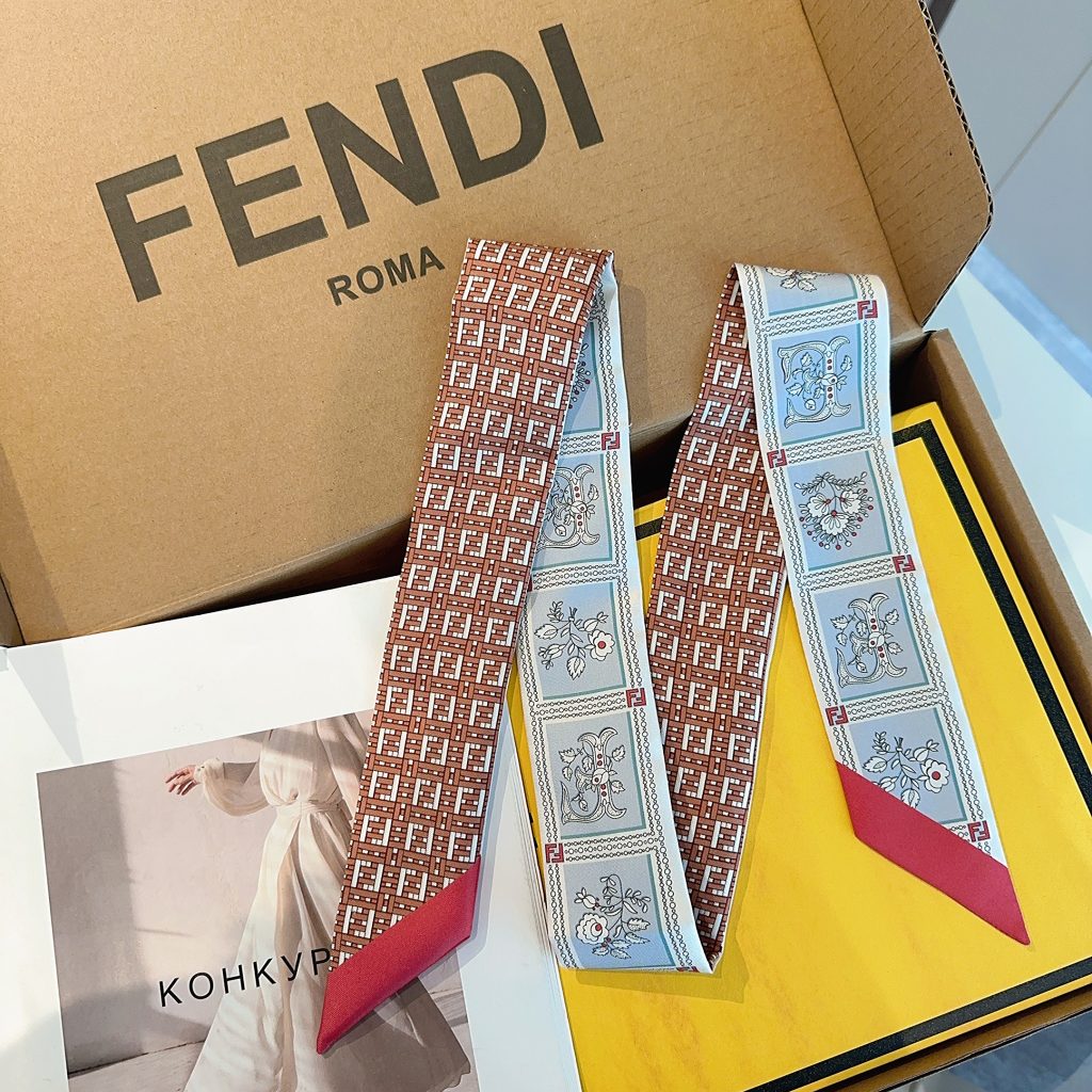 FENDI　フェンディ　ラッピー　バンドスカーフ　花柄　ロゴ　スカーフ　シルク100％ - 画像 2