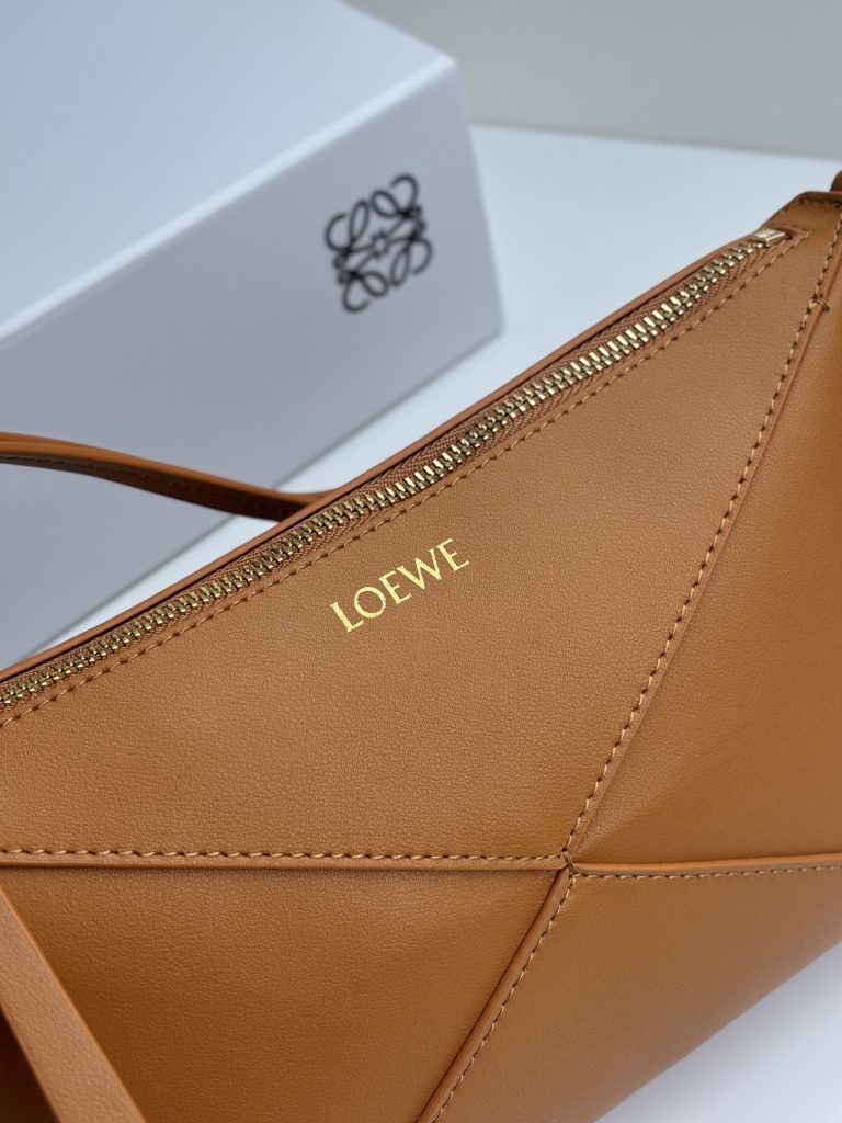 ロエベ　LOEWE　puzzle Fold Pouch　パズルフォルド ポーチ　肩掛けバッグ　レディース　ハンドバッグ　カバン　無地　オシャレ　バッグ　3色 - 画像 7