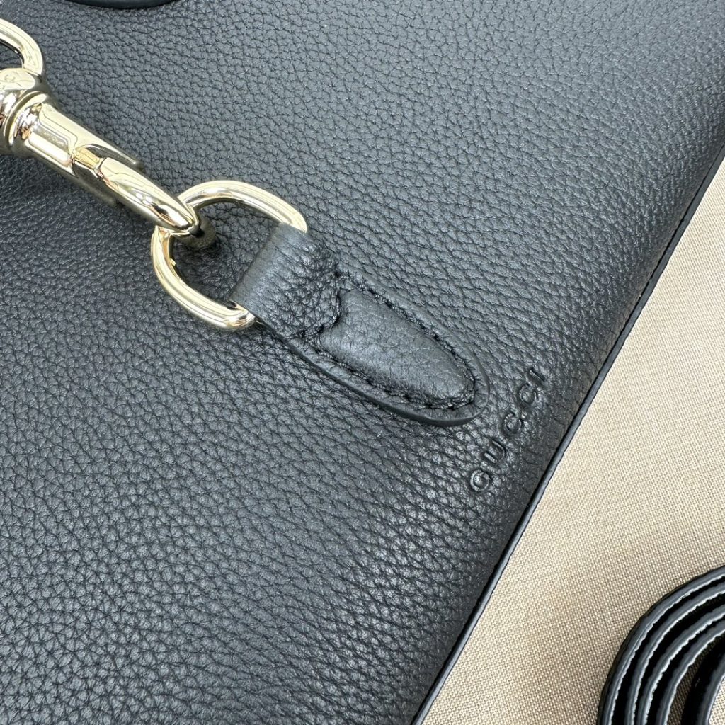 最高級！グッチ　GUCCI　シンプル　フック クロージャー付き　スモール　トートバッグ　ハンドバッグ　レディース　ブラック　バッグ　無地 - 画像 6