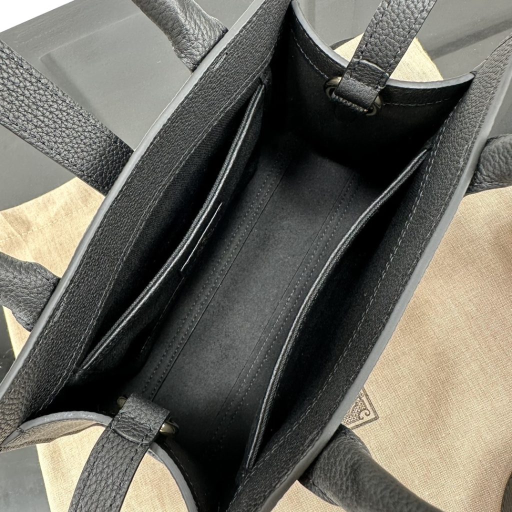 最高級！グッチ　GUCCI　シンプル　フック クロージャー付き　スモール　トートバッグ　ハンドバッグ　レディース　ブラック　バッグ　無地 - 画像 7