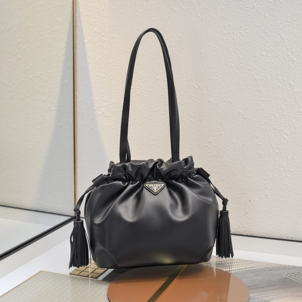 プラダ 可愛い ナッパレザー ショルダーバッグ PRADA バケットバッグ 巾着バッグ ハンドバッグ レディース肩掛けバッグ - 画像 3